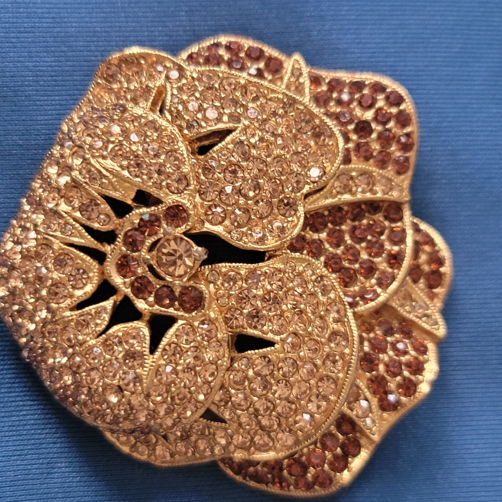 Elegant Gold and Brown Floral Brooch Vintage .... CINERS
